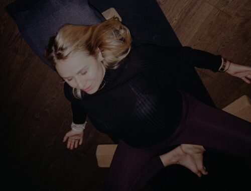 16.1.  WEEKEND VIBES: YIN YOGA FLOW